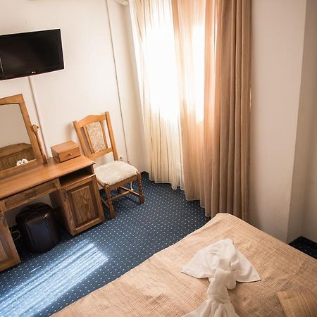 Hotel Dynes 艾福雷诺德 外观 照片