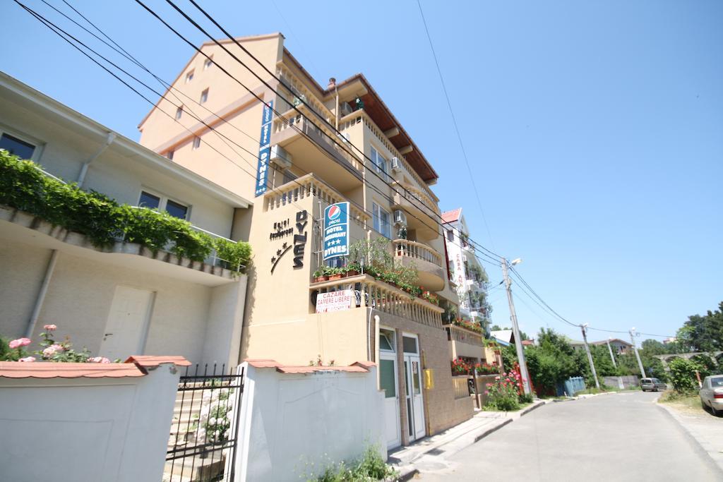 Hotel Dynes 艾福雷诺德 外观 照片