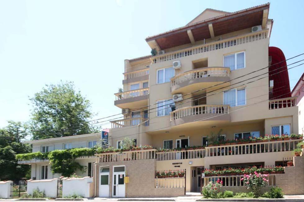 Hotel Dynes 艾福雷诺德 外观 照片