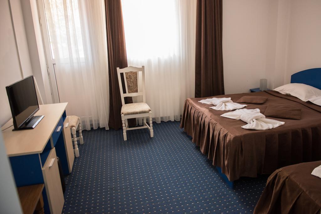 Hotel Dynes 艾福雷诺德 外观 照片