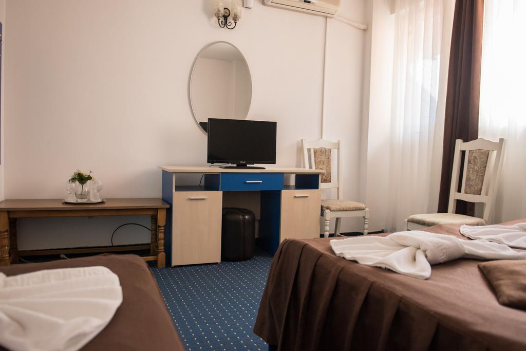 Hotel Dynes 艾福雷诺德 外观 照片
