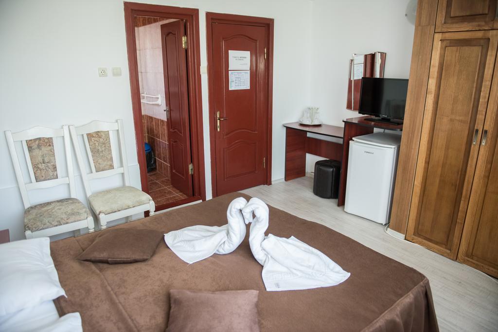 Hotel Dynes 艾福雷诺德 外观 照片