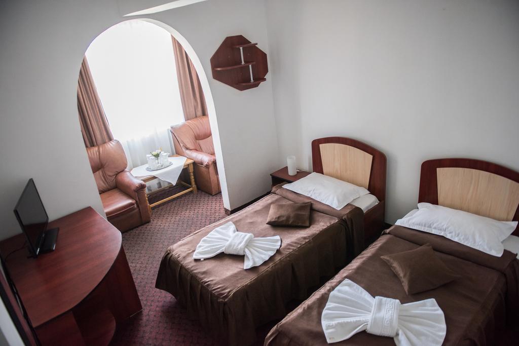 Hotel Dynes 艾福雷诺德 外观 照片